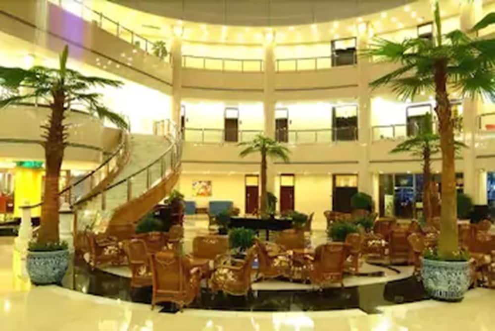 Hongyi Hotel Wuhan Extérieur photo