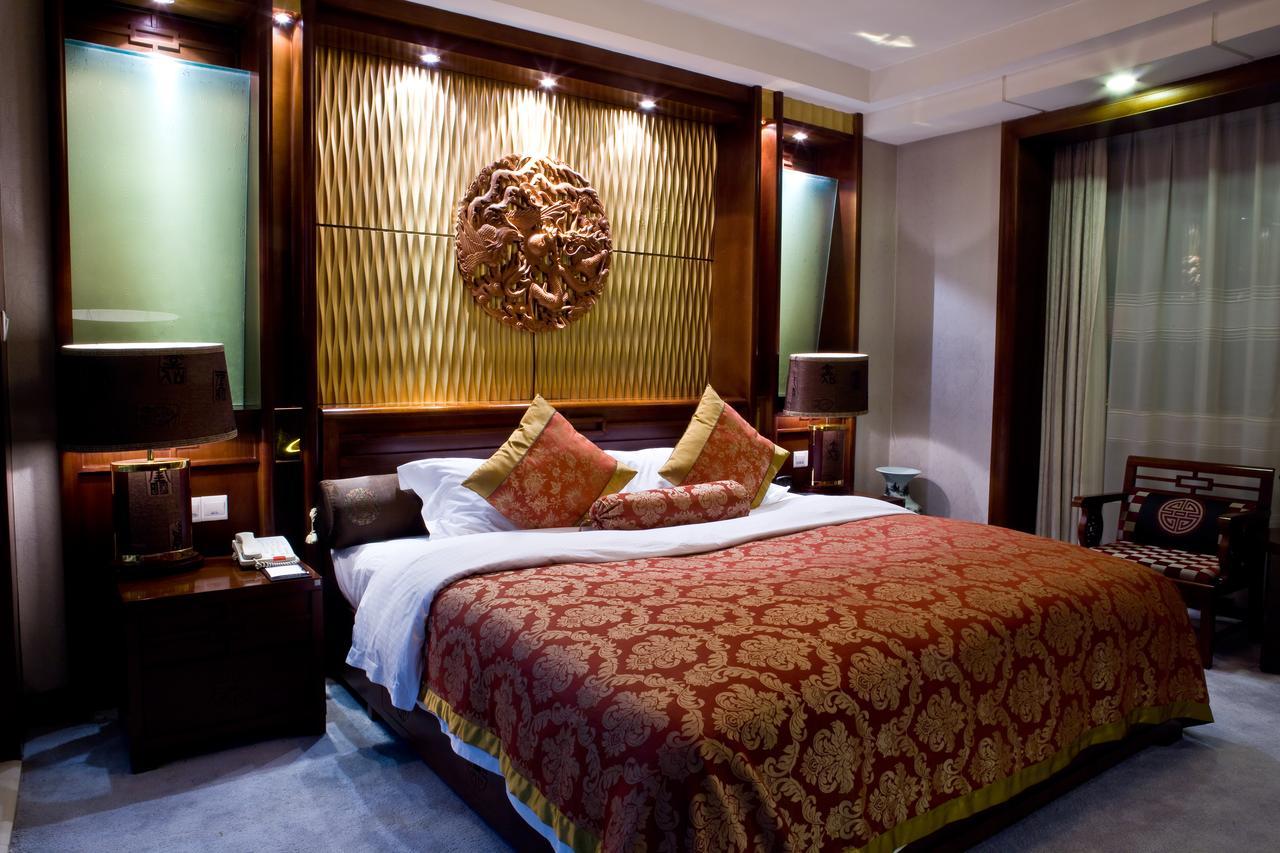 Hongyi Hotel Wuhan Extérieur photo