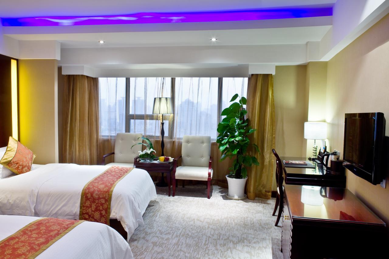 Hongyi Hotel Wuhan Extérieur photo