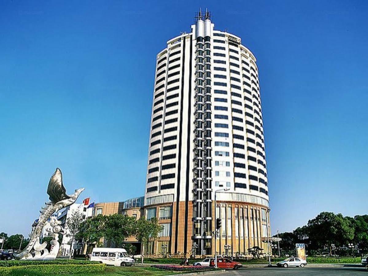 Hongyi Hotel Wuhan Extérieur photo